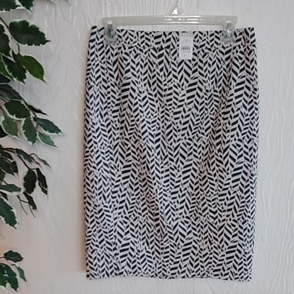 LOFT grey and cream patterned pencil skirt 4 tall